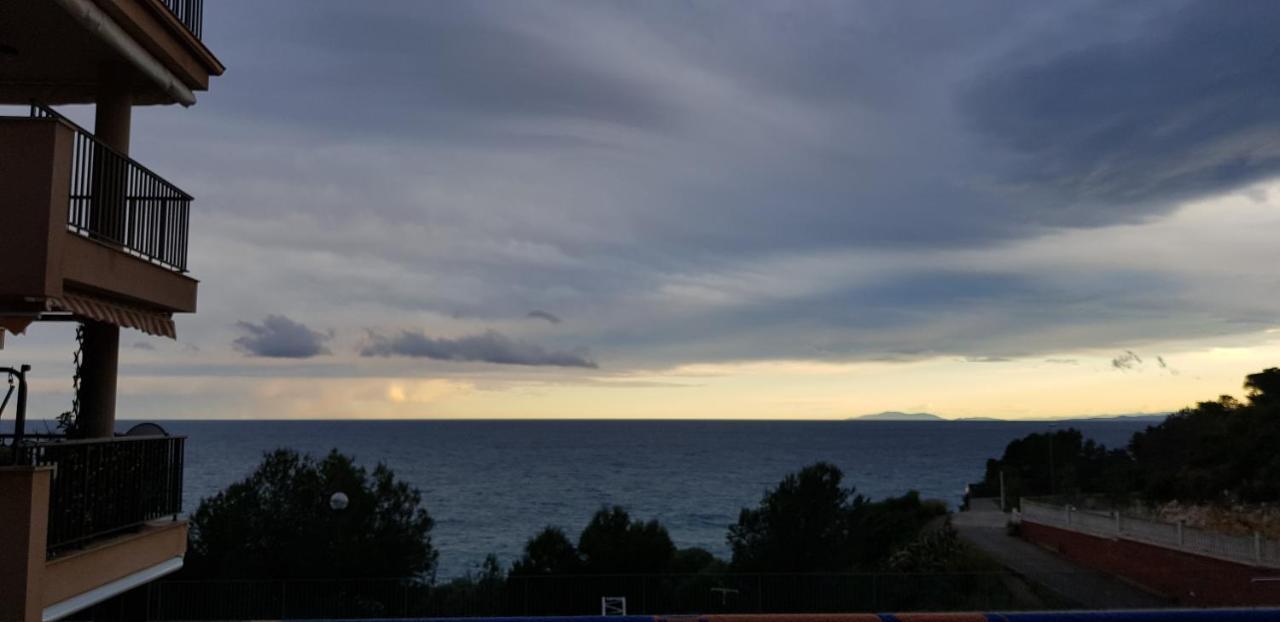 דירות סאלו Apartamento Con Vistas Al Mar מראה חיצוני תמונה