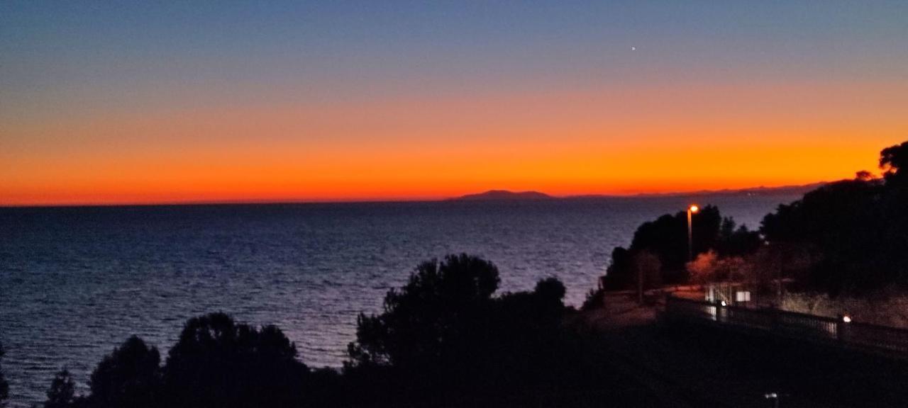 דירות סאלו Apartamento Con Vistas Al Mar מראה חיצוני תמונה